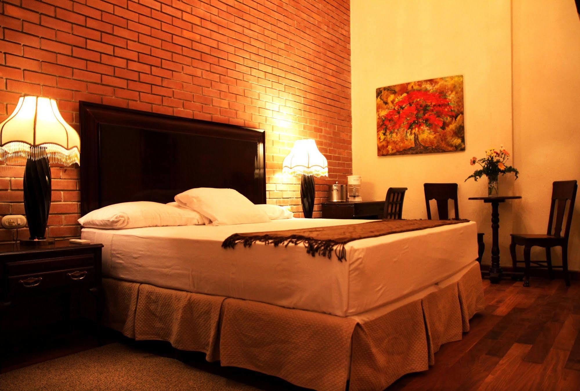 Hotel Los Altos Estelí Buitenkant foto